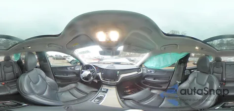 2022 Volvo Xc60 B5 Inscription z USA, uszkodzony, nr VIN YV4L12RL3N1026979